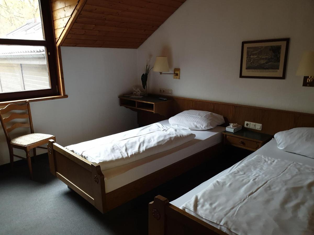 Autobahnraststatte Und Hotel Riedener Wald Ost Hausen  Kültér fotó