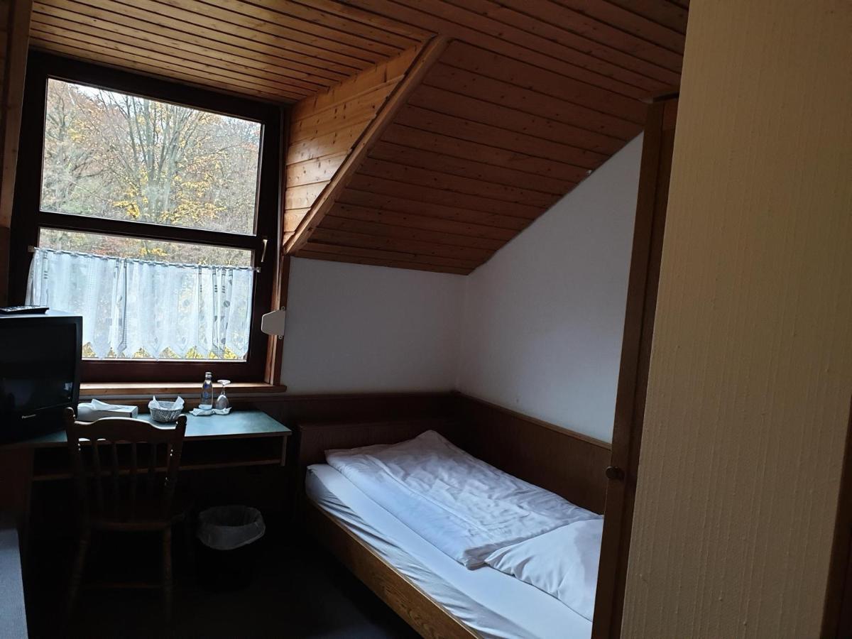 Autobahnraststatte Und Hotel Riedener Wald Ost Hausen  Kültér fotó